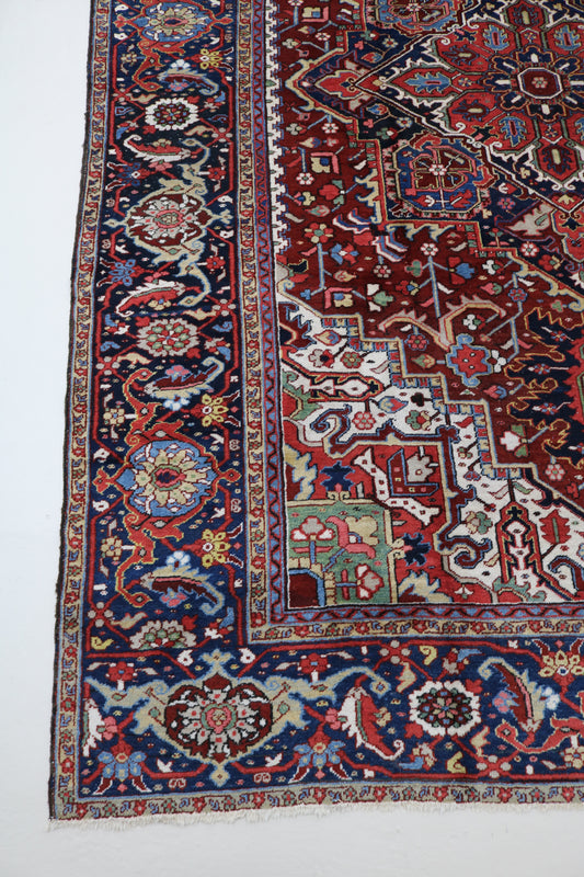 Fine Antique Heriz Carpet