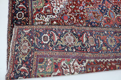 Fine Antique Heriz Carpet