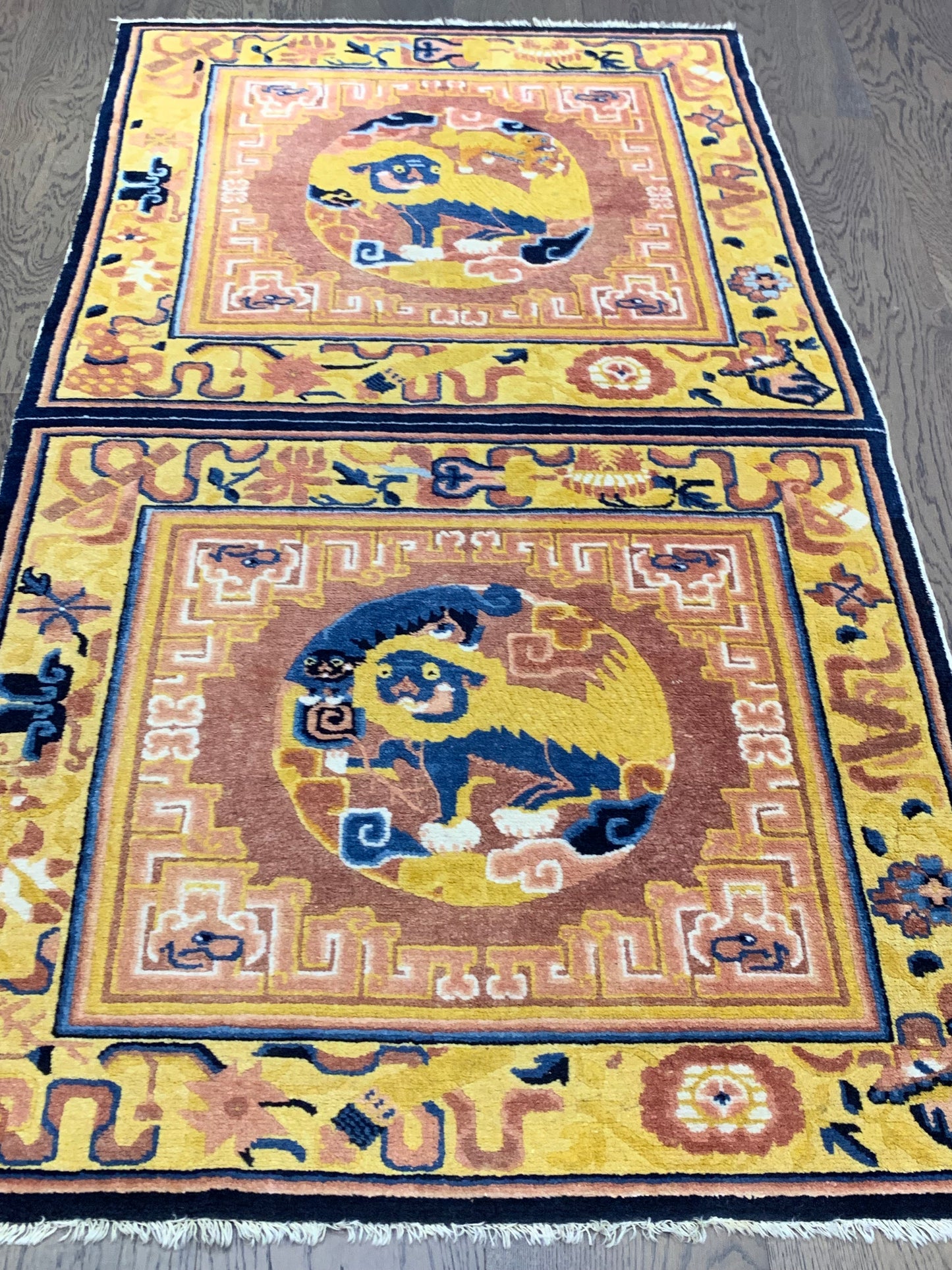 Antique Chinese FU dog design rug - Hakiemie Rug Gallery