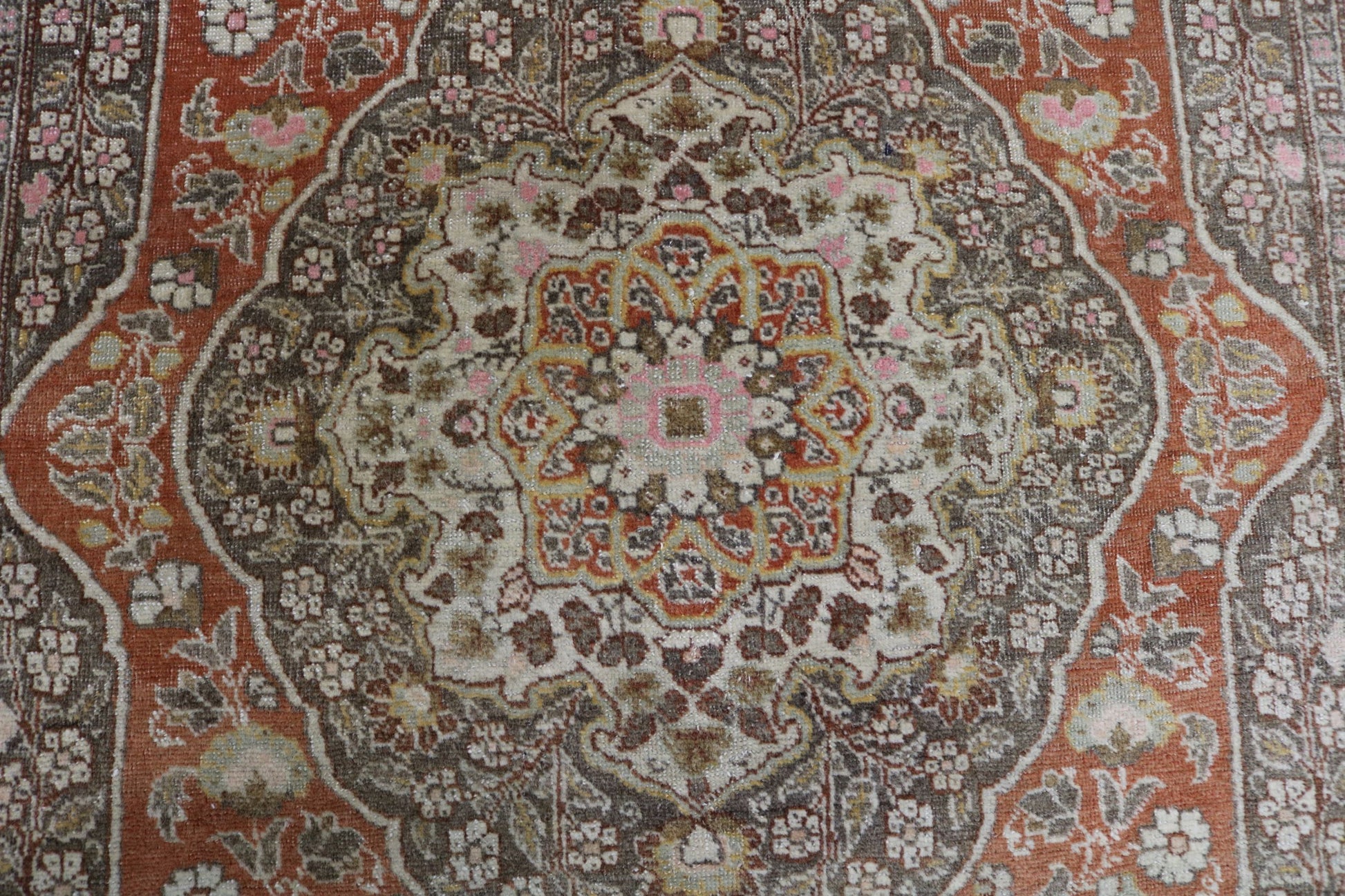 Wonderful Old Antique Haj-Jalili Tabriz rug - Hakiemie Rug Gallery
