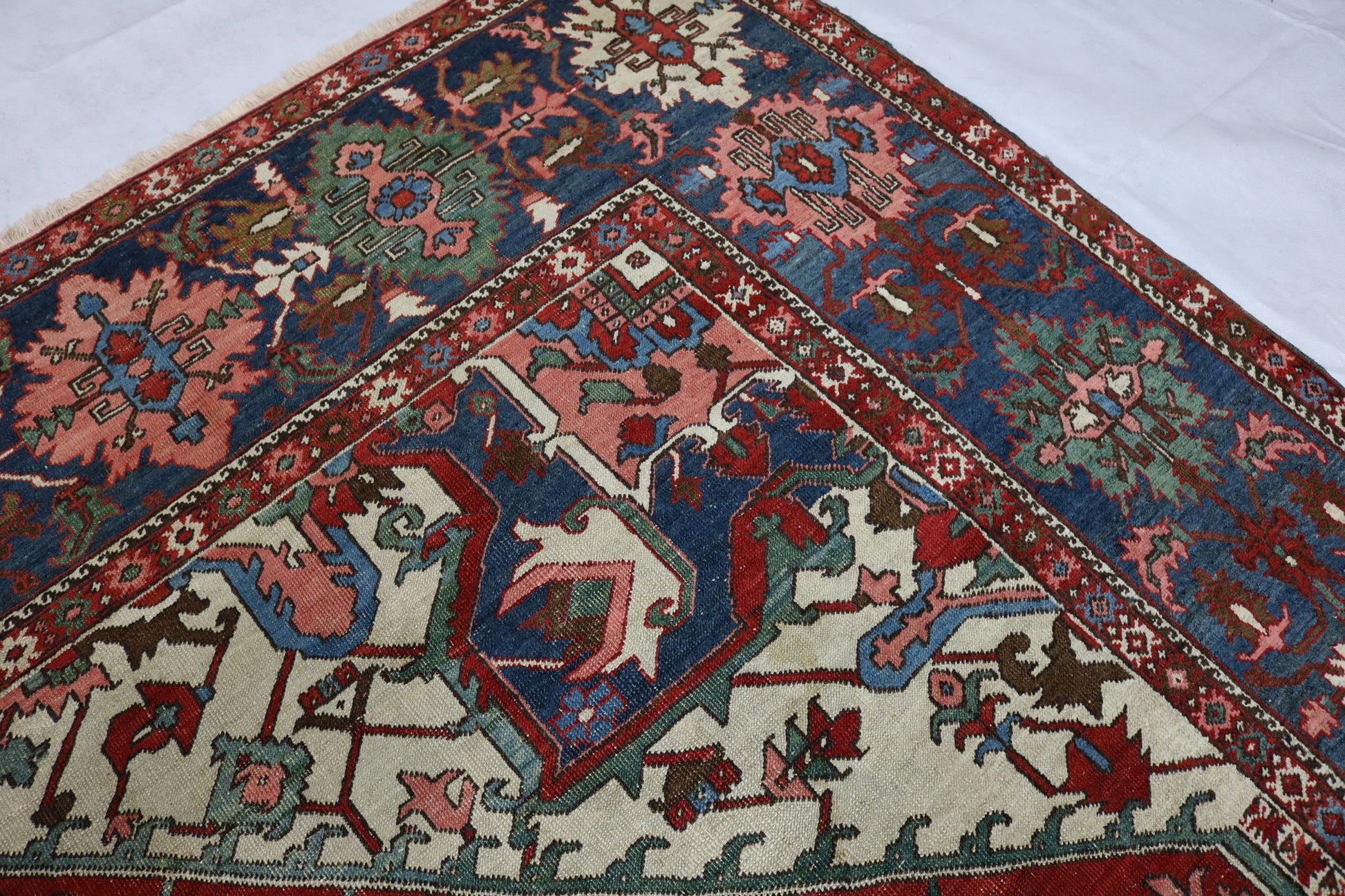 Antique Persian  Heriz Serapi Carpet - Hakiemie Rug Gallery