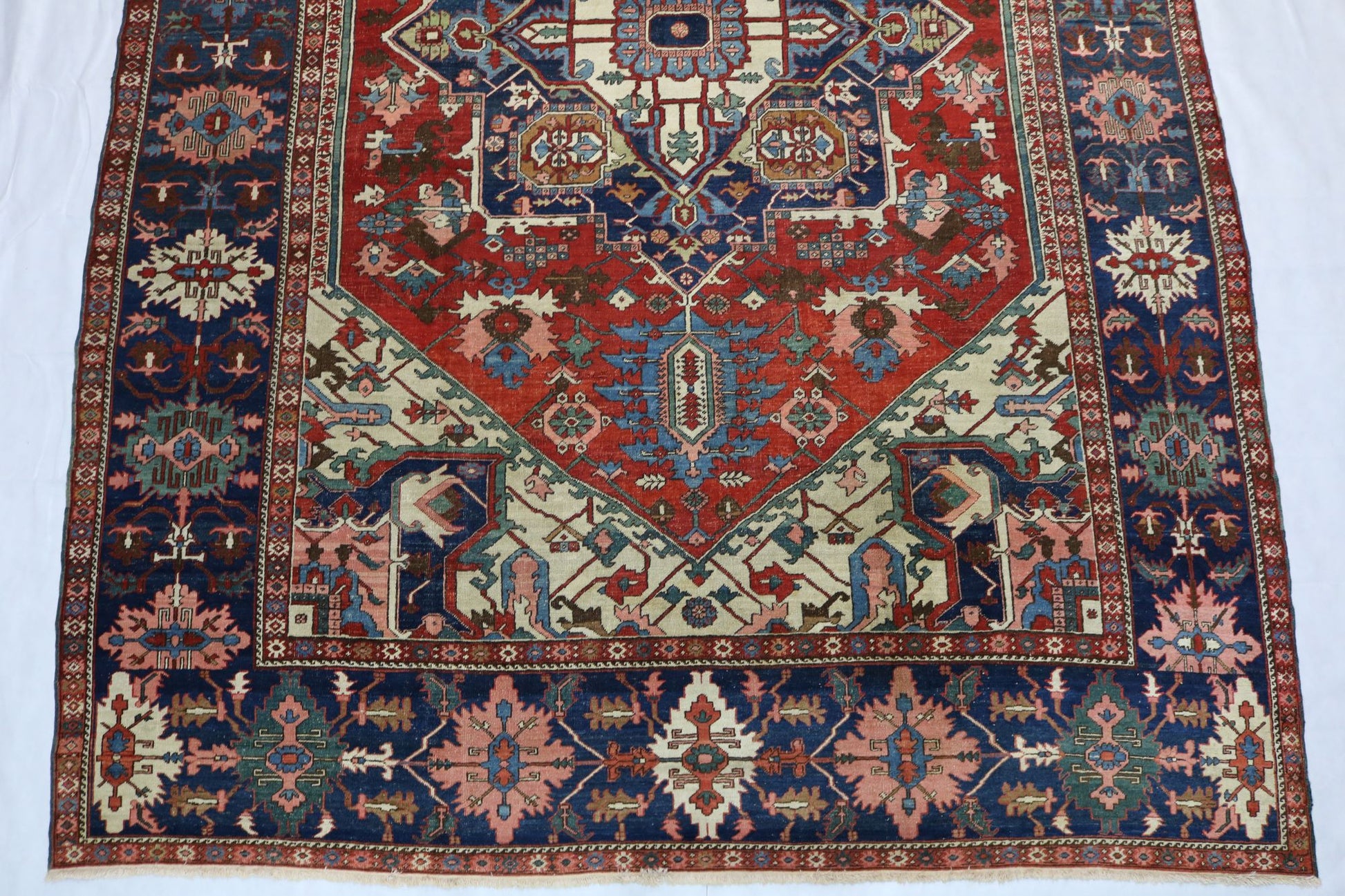 Antique Persian  Heriz Serapi Carpet - Hakiemie Rug Gallery