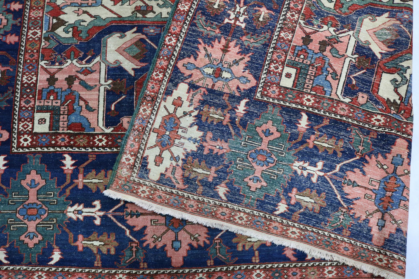 Antique Persian  Heriz Serapi Carpet - Hakiemie Rug Gallery