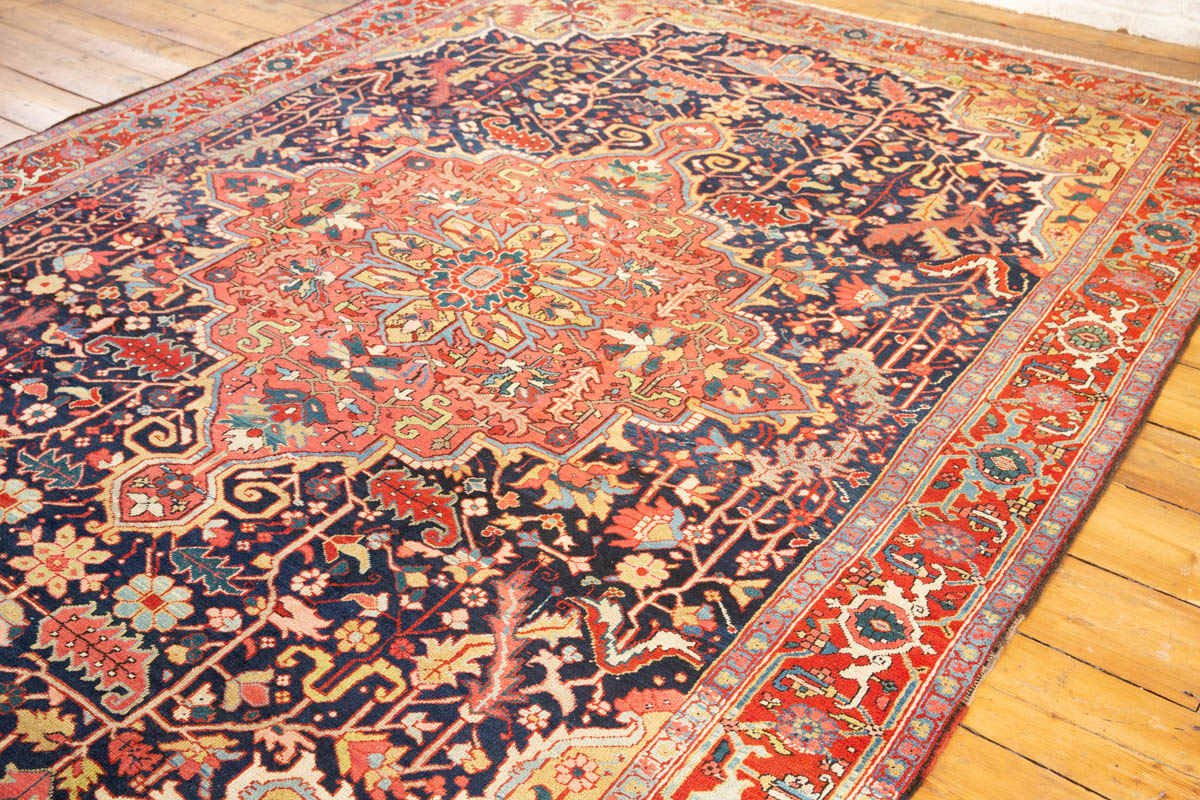 Amazing Persian Heriz Serapi carpet - Hakiemie Rug Gallery