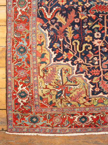 Amazing Persian Heriz Serapi carpet - Hakiemie Rug Gallery