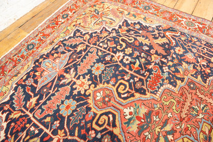 Amazing Persian Heriz Serapi carpet - Hakiemie Rug Gallery