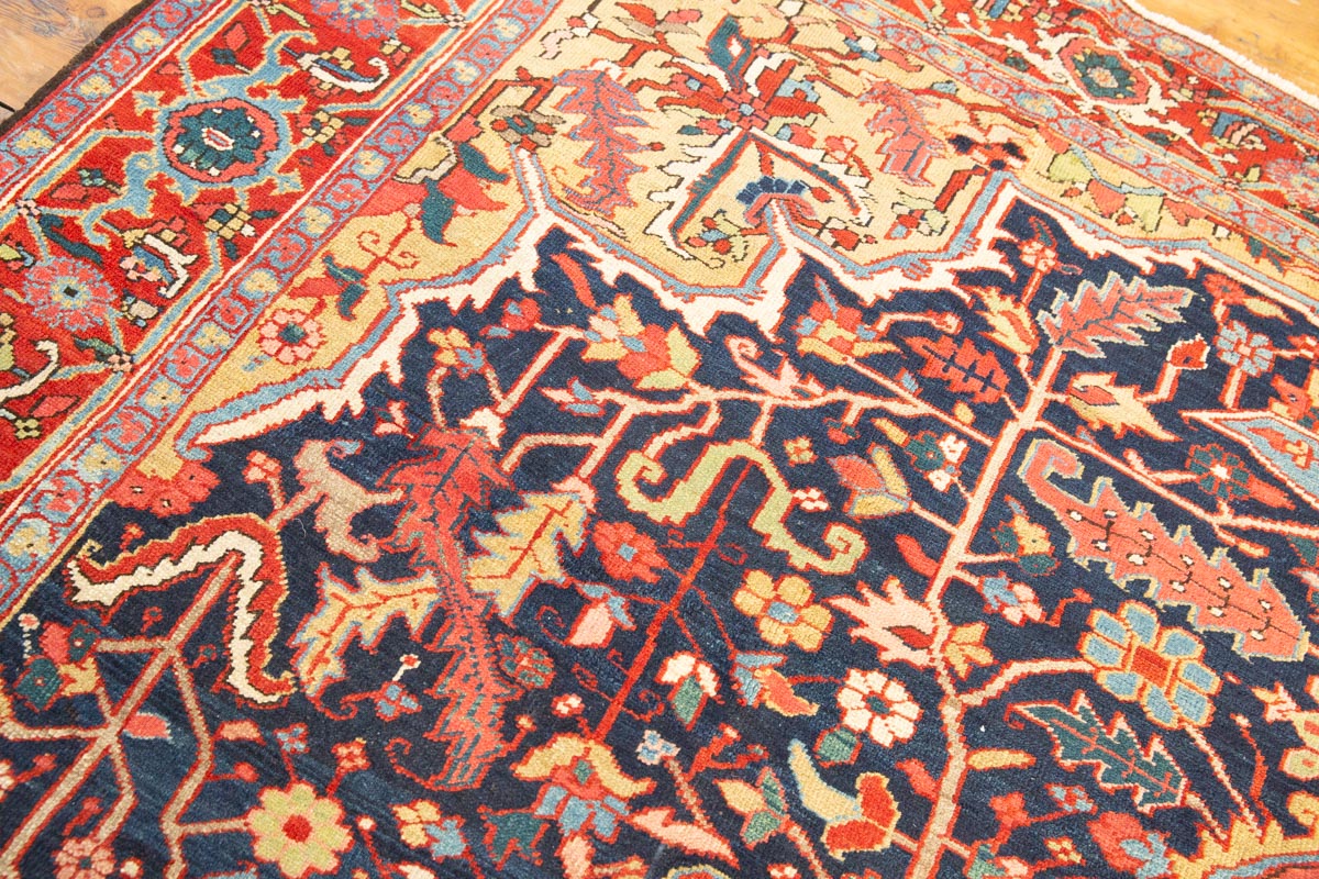 Amazing Persian Heriz Serapi carpet - Hakiemie Rug Gallery