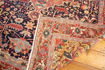 Amazing Persian Heriz Serapi carpet - Hakiemie Rug Gallery