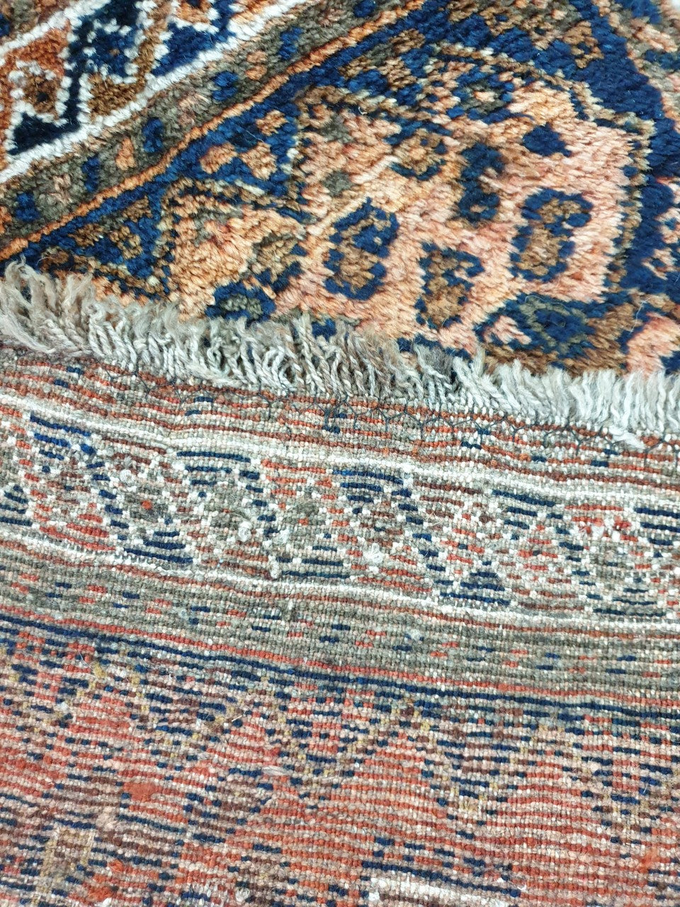 Antique Persian Shiraz rug - Hakiemie Rug Gallery