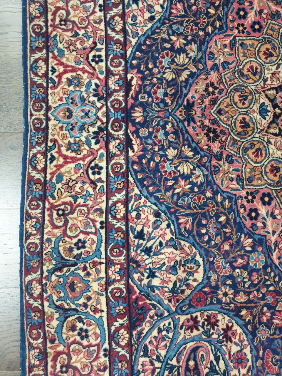 Wonderful antique Handmade Kierman Rug - Hakiemie Rug Gallery