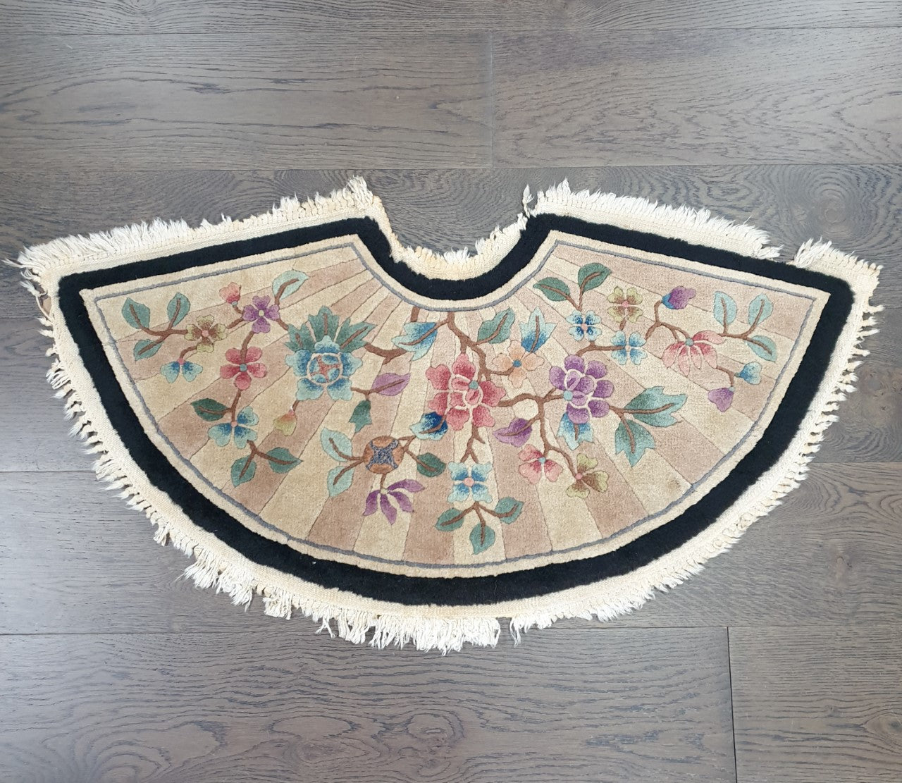 Wonderful vintage Chinese rug - Hakiemie Rug Gallery