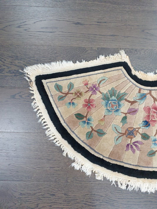 Wonderful vintage Chinese rug - Hakiemie Rug Gallery