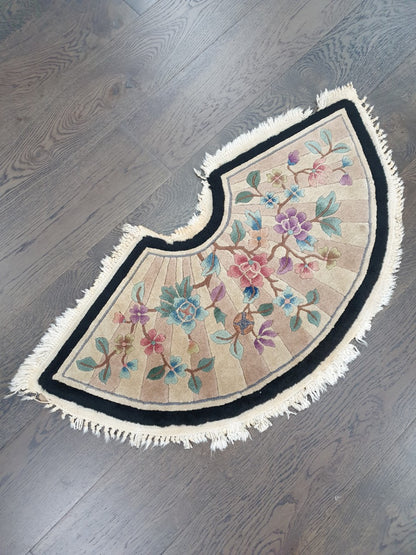 Wonderful vintage Chinese rug - Hakiemie Rug Gallery