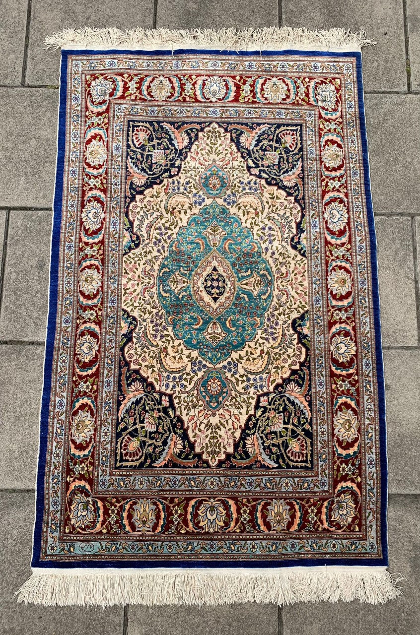 Amazing vintage Handmade Turkish Hereke silk rug - Hakiemie Rug Gallery