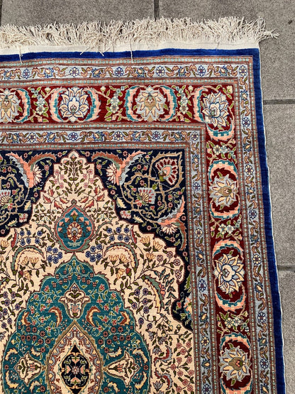 Amazing vintage Handmade Turkish Hereke silk rug - Hakiemie Rug Gallery