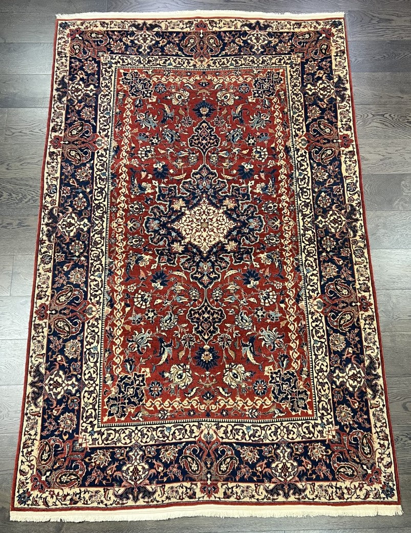 Beautiful old antique handmade decorative Iisfahan rug - Hakiemie Rug Gallery