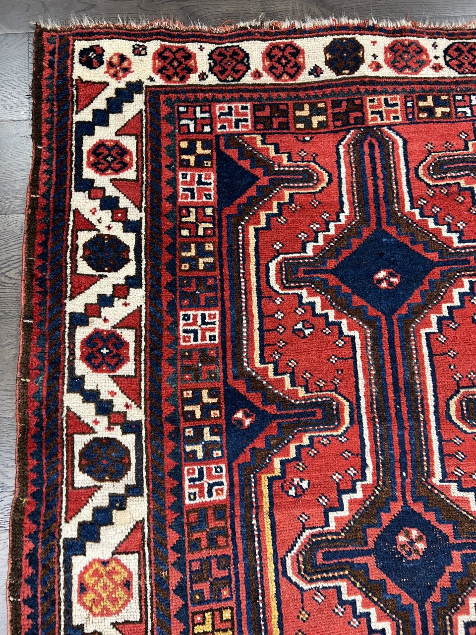 Stunning antique handmade Luri Qashqai rug - Hakiemie Rug Gallery