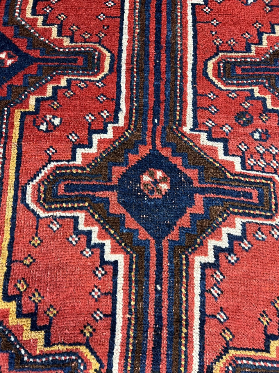 Stunning antique handmade Luri Qashqai rug - Hakiemie Rug Gallery