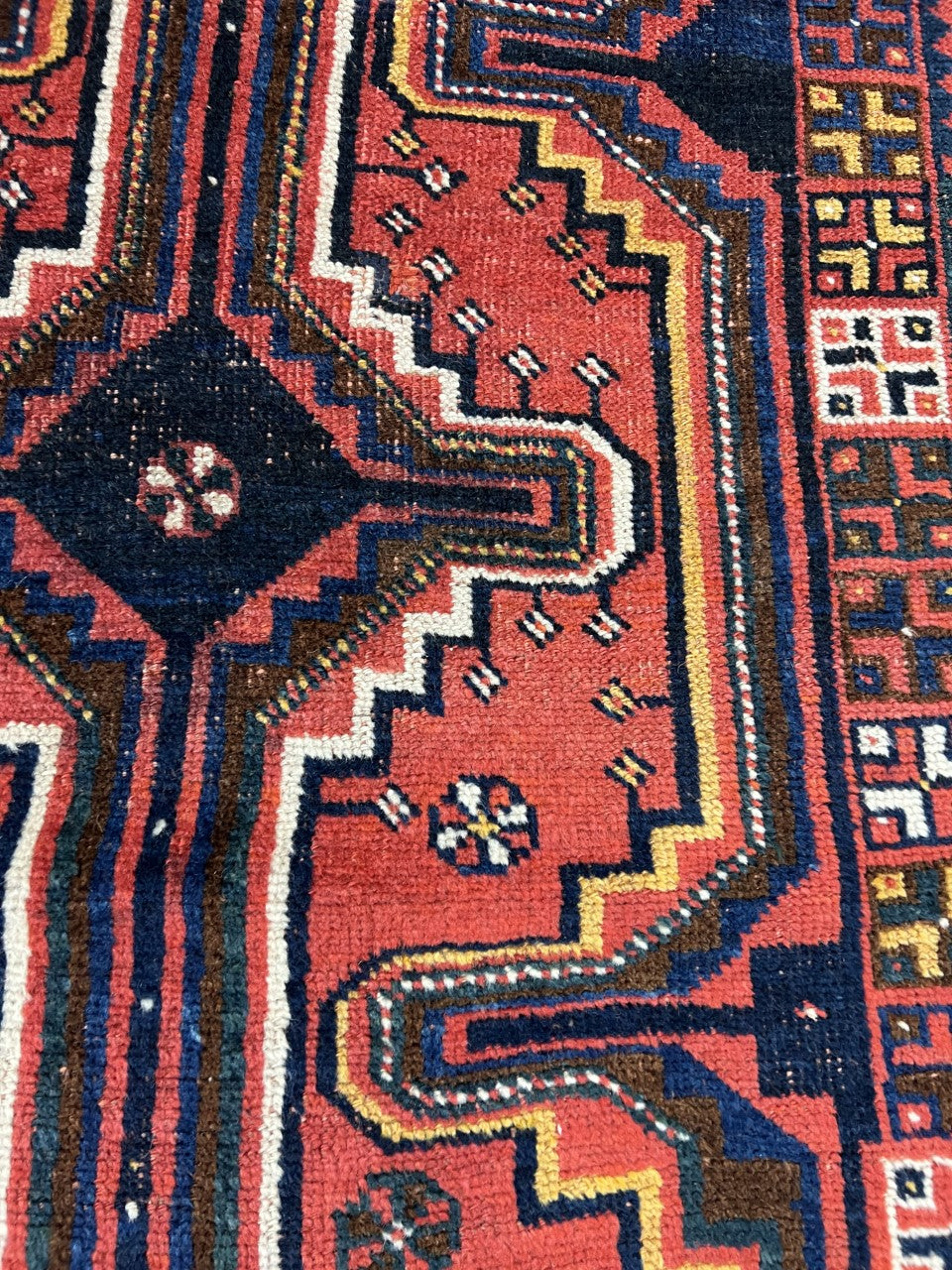 Stunning antique handmade Luri Qashqai rug - Hakiemie Rug Gallery