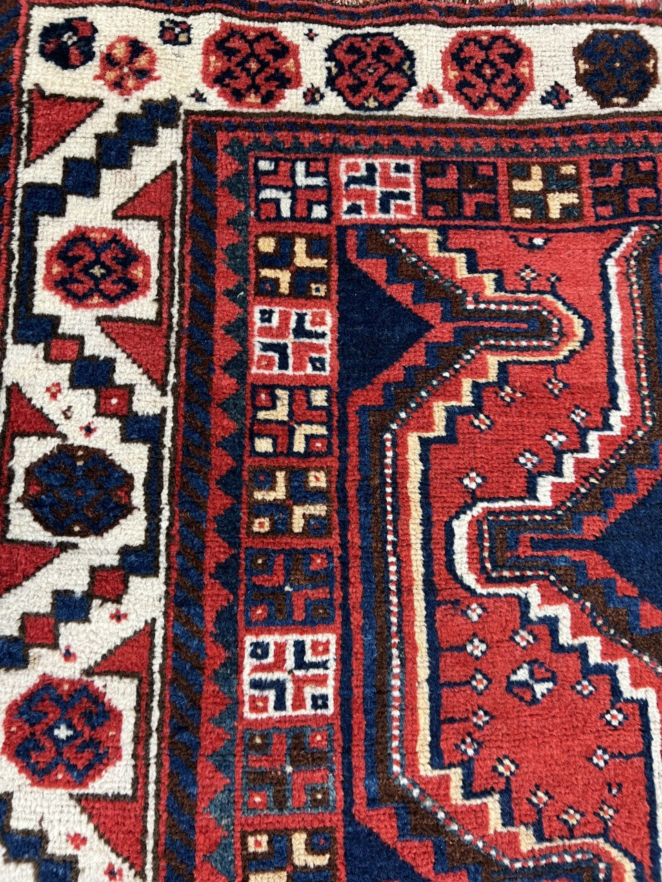 Stunning antique handmade Luri Qashqai rug - Hakiemie Rug Gallery