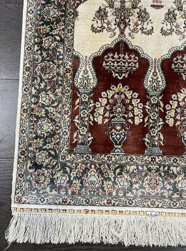 Beatiful vintage Handmade Turkish Hereke design silk rug - Hakiemie Rug Gallery