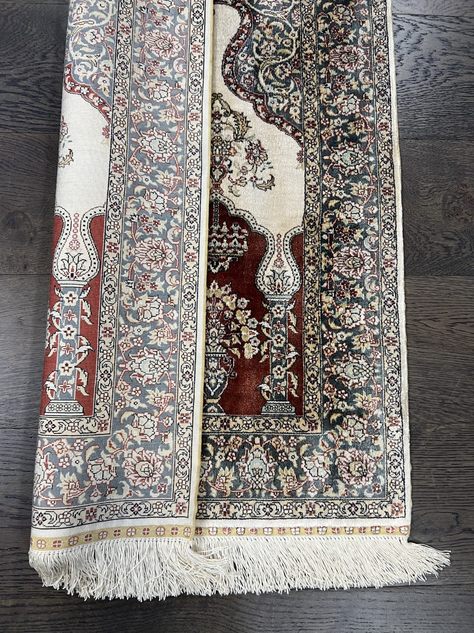 Beatiful vintage Handmade Turkish Hereke design silk rug - Hakiemie Rug Gallery