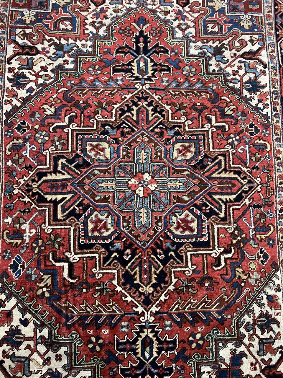 Amazing old antique handmade decorative Heriz rug - Hakiemie Rug Gallery