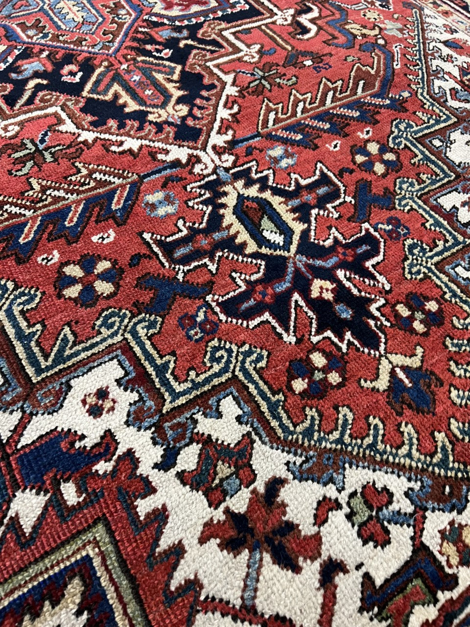 Amazing old antique handmade decorative Heriz rug - Hakiemie Rug Gallery