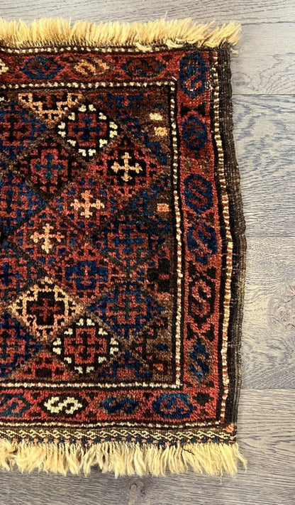 Amazing old antique decorative Balauch - Hakiemie Rug Gallery