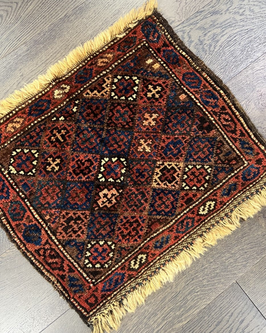 Amazing old antique decorative Balauch - Hakiemie Rug Gallery