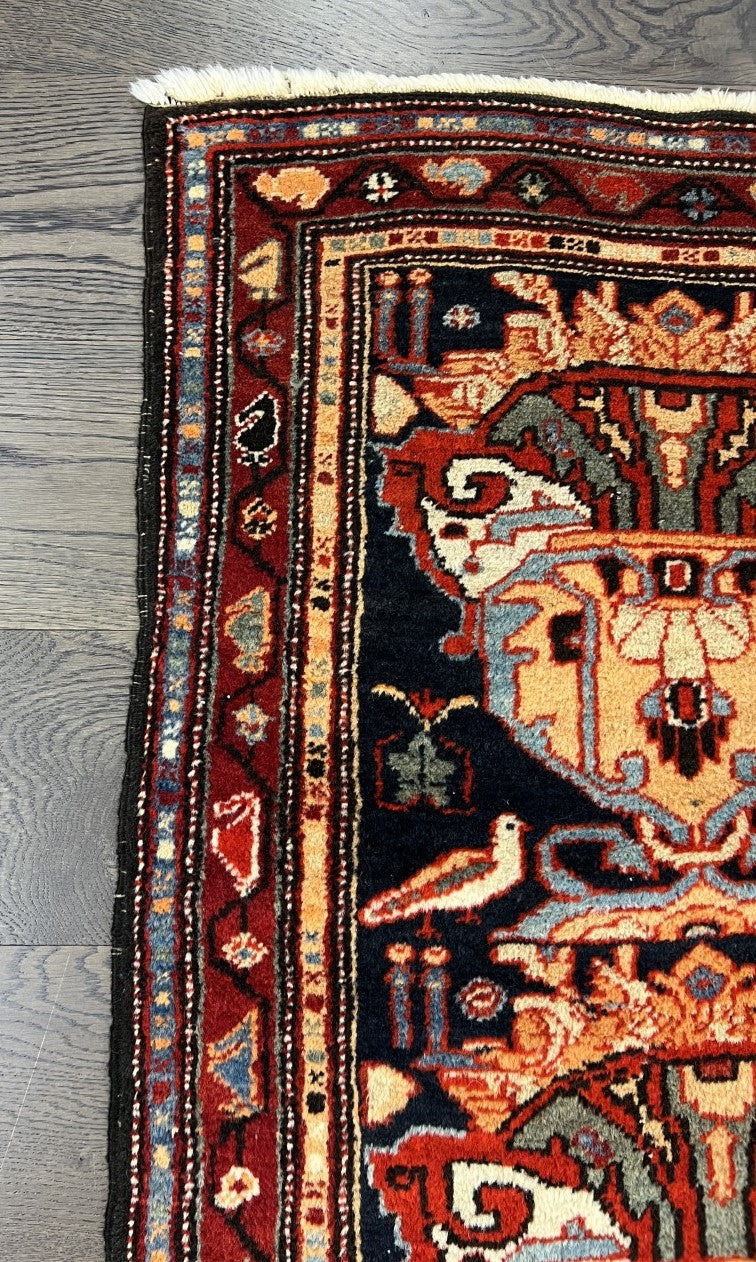 Beautiful antique North - West Heriz Rug - Hakiemie Rug Gallery