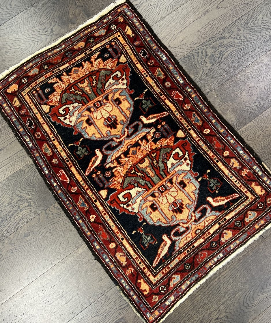 Beautiful antique North - West Heriz Rug - Hakiemie Rug Gallery