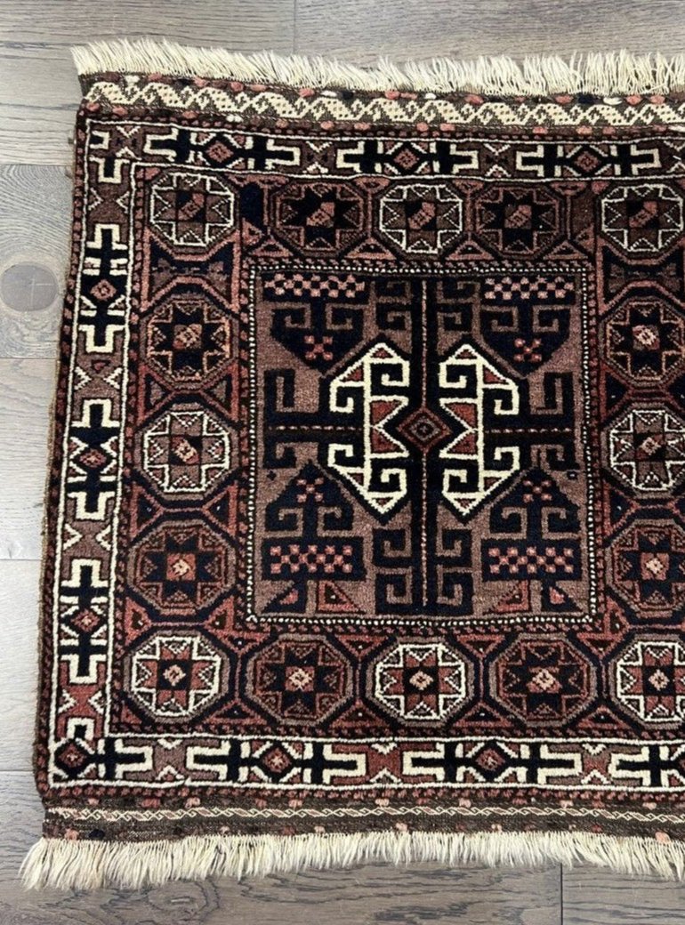 Stunning old antique decorative Balauch - Hakiemie Rug Gallery