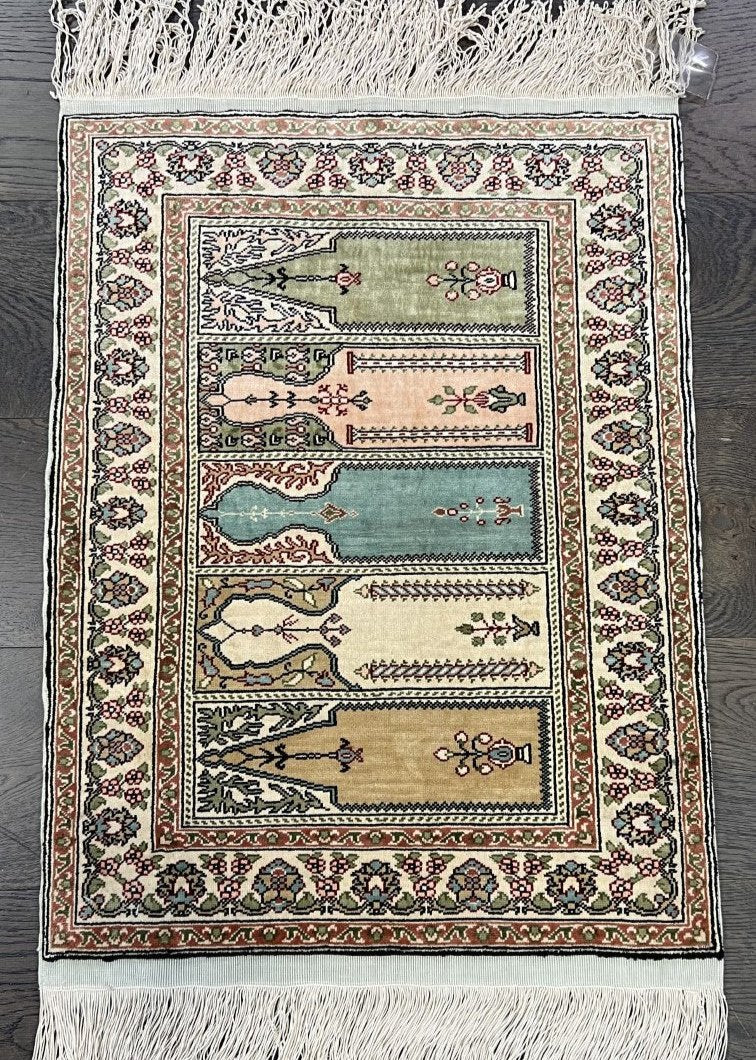 Wonderful vintage Turkish Silk Rug - Hakiemie Rug Gallery