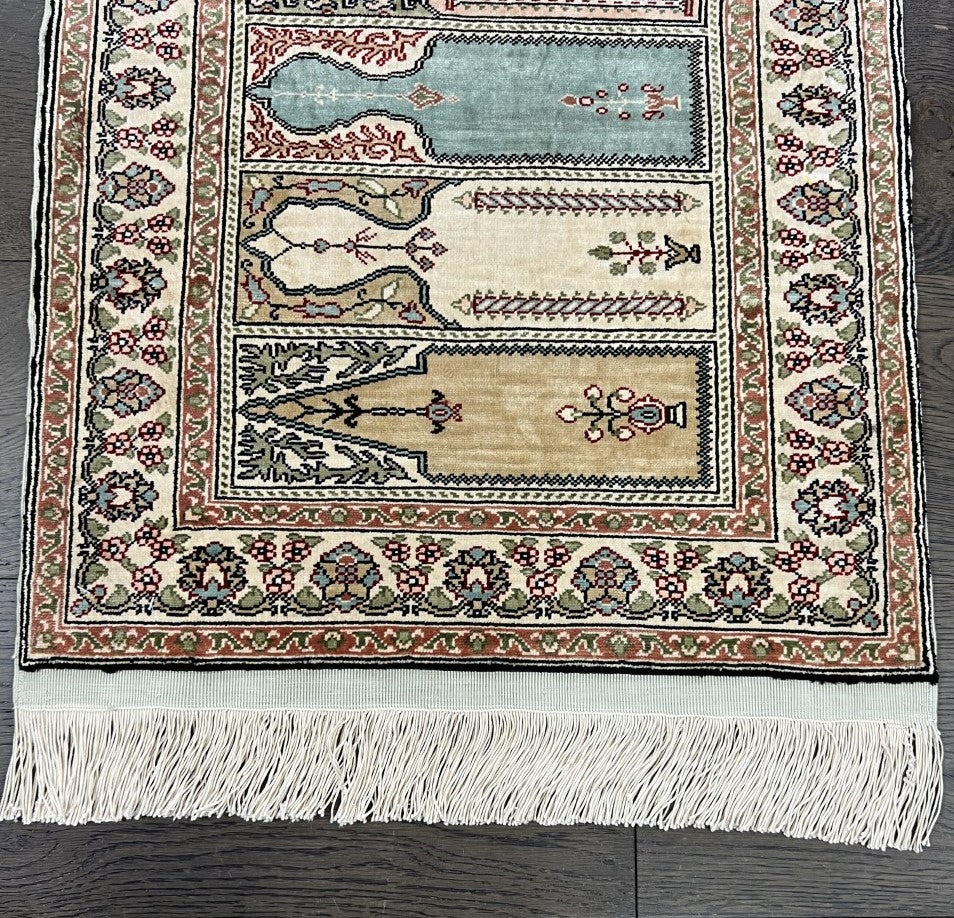 Wonderful vintage Turkish Silk Rug - Hakiemie Rug Gallery