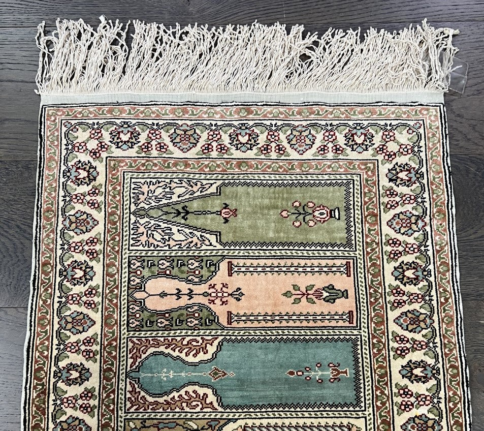 Wonderful vintage Turkish Silk Rug - Hakiemie Rug Gallery