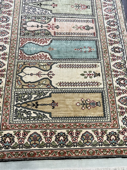 Wonderful vintage Turkish Silk Rug - Hakiemie Rug Gallery