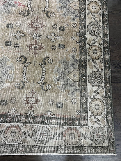 Wonderful vintage Handmade Turkish Rug - Hakiemie Rug Gallery