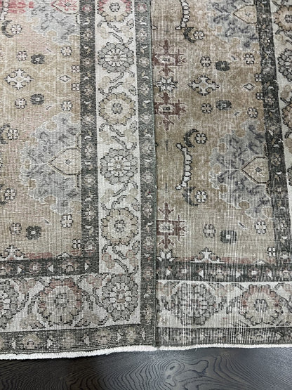 Wonderful vintage Handmade Turkish Rug - Hakiemie Rug Gallery