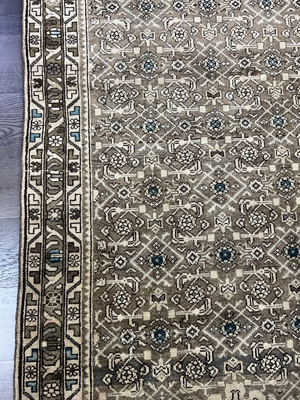 Wonderful old Handmade Malayer Runner - Hakiemie Rug Gallery