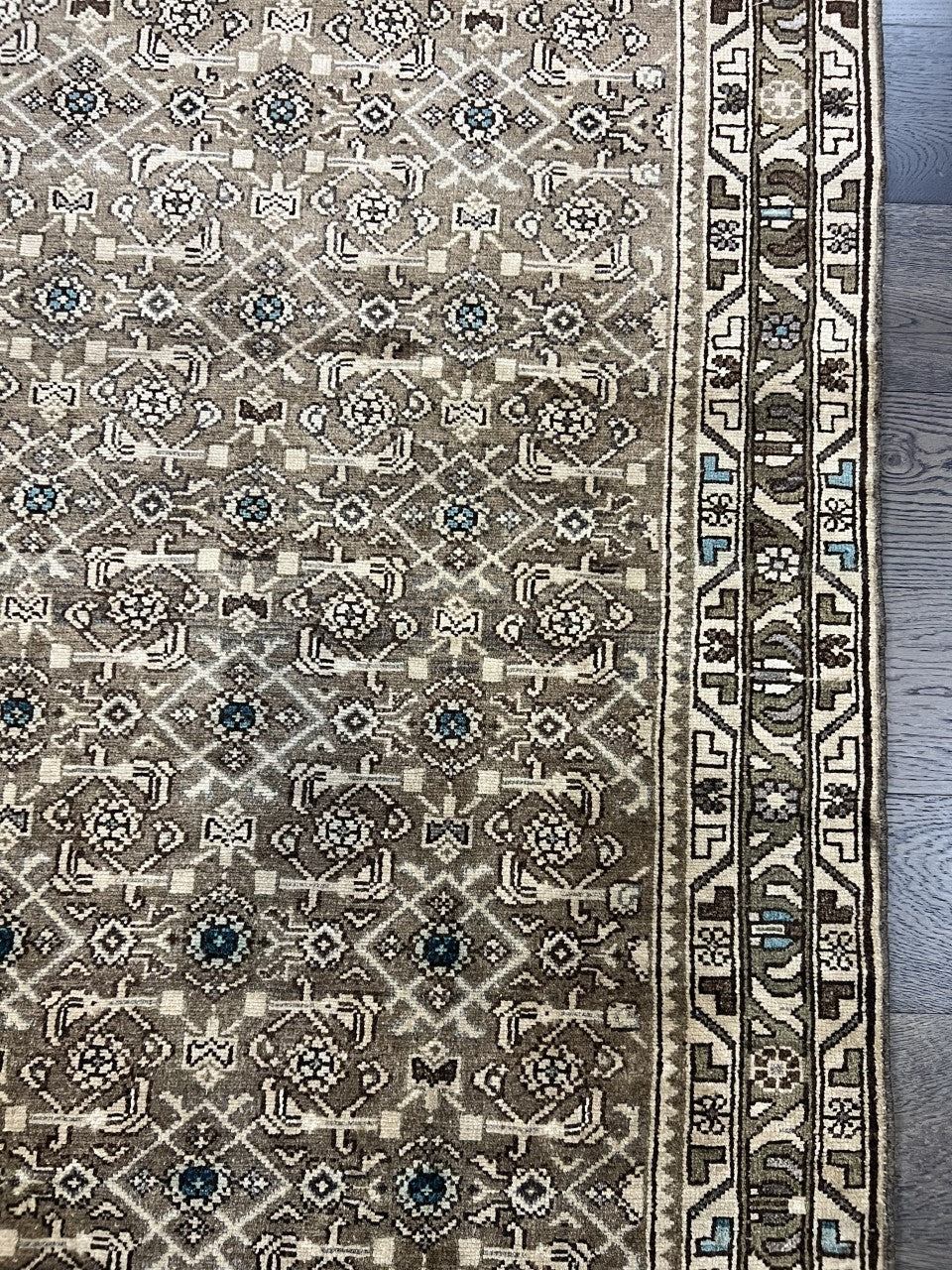 Wonderful old Handmade Malayer Runner - Hakiemie Rug Gallery