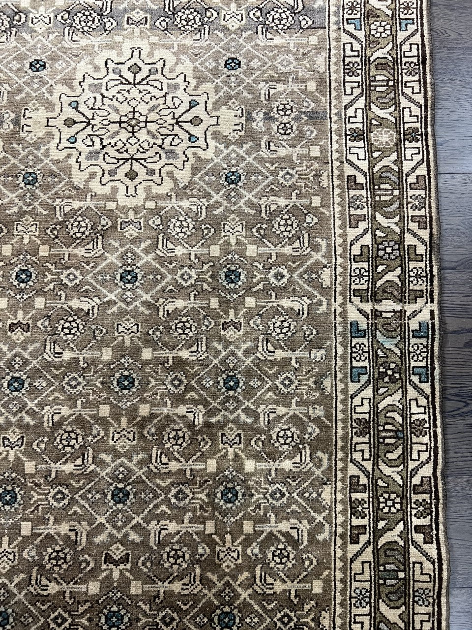 Wonderful old Handmade Malayer Runner - Hakiemie Rug Gallery