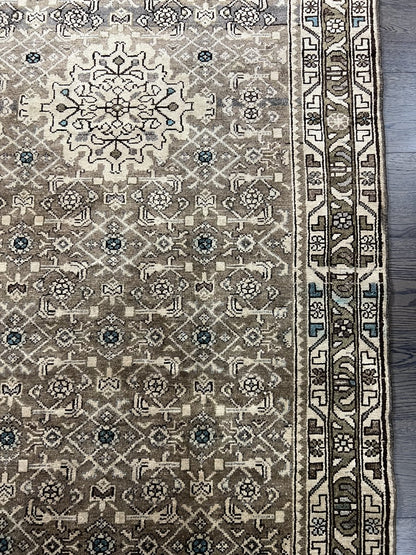 Wonderful old Handmade Malayer Runner - Hakiemie Rug Gallery