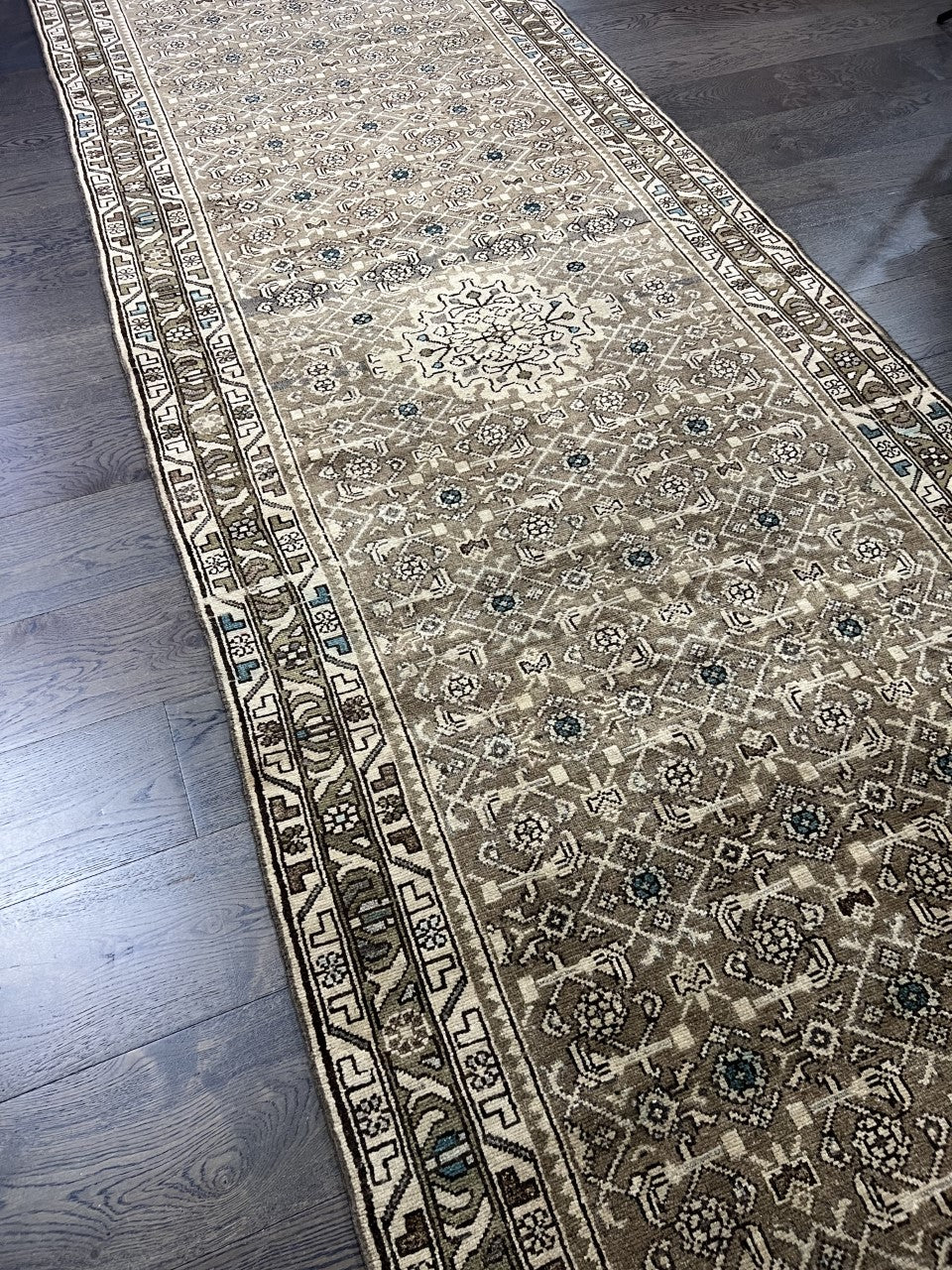 Wonderful old Handmade Malayer Runner - Hakiemie Rug Gallery