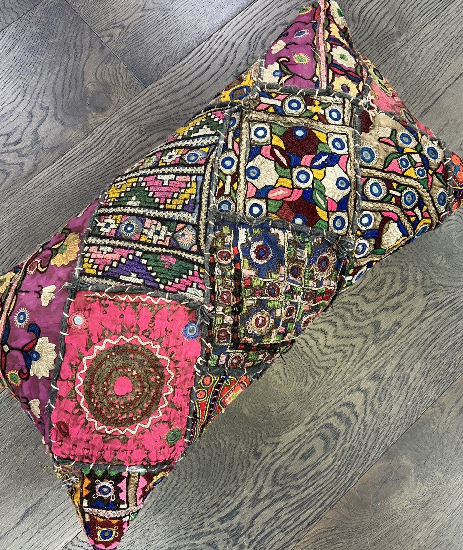 Wonderful vintage Indian cushion - Hakiemie Rug Gallery