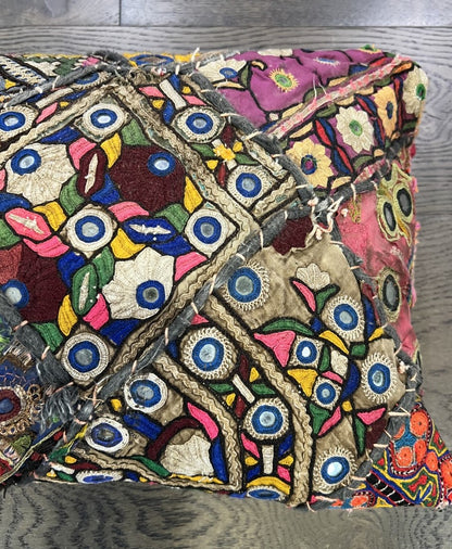 Wonderful vintage Indian cushion - Hakiemie Rug Gallery