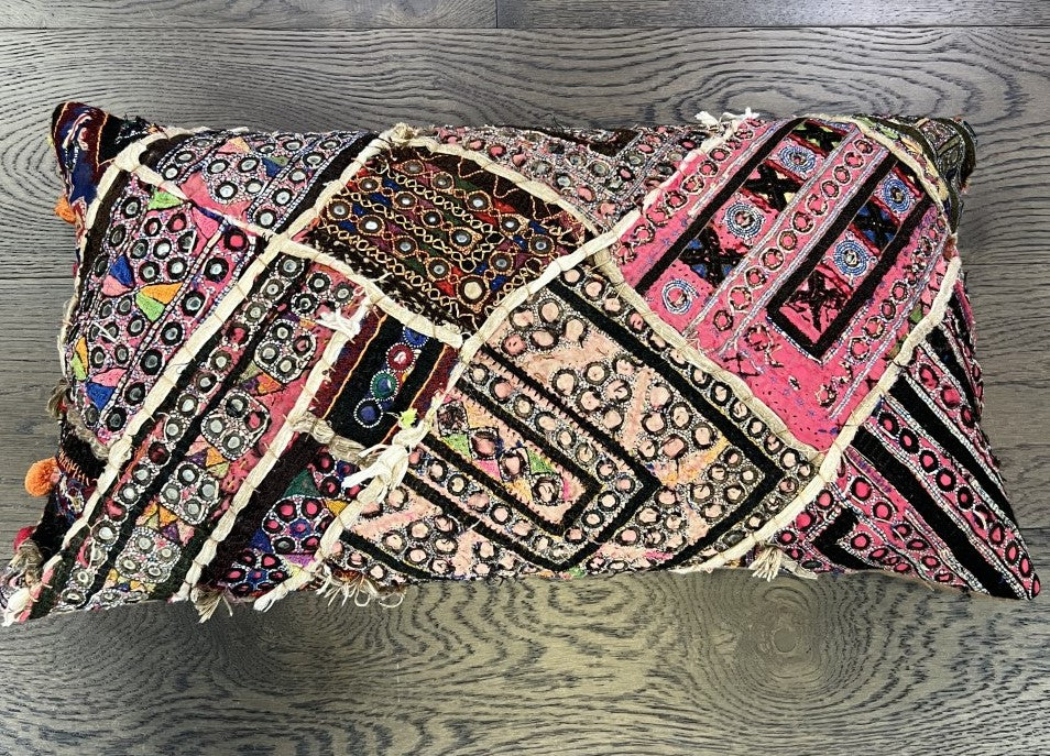 Amazing vintage Indian cushion - Hakiemie Rug Gallery