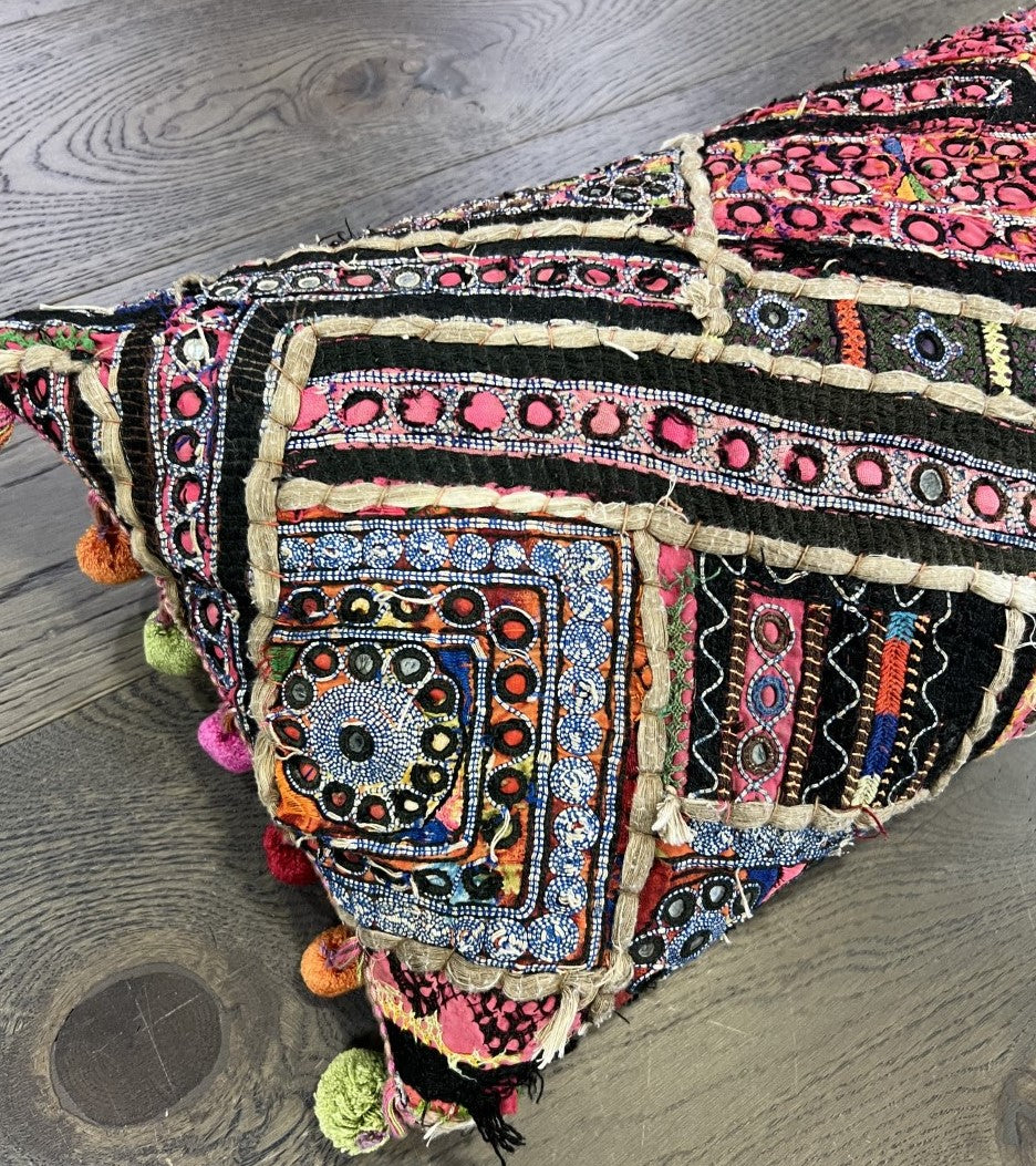 Stunning vintage Indian cushion - Hakiemie Rug Gallery