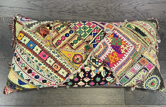 Wonderful vintage Indian cushion - Hakiemie Rug Gallery
