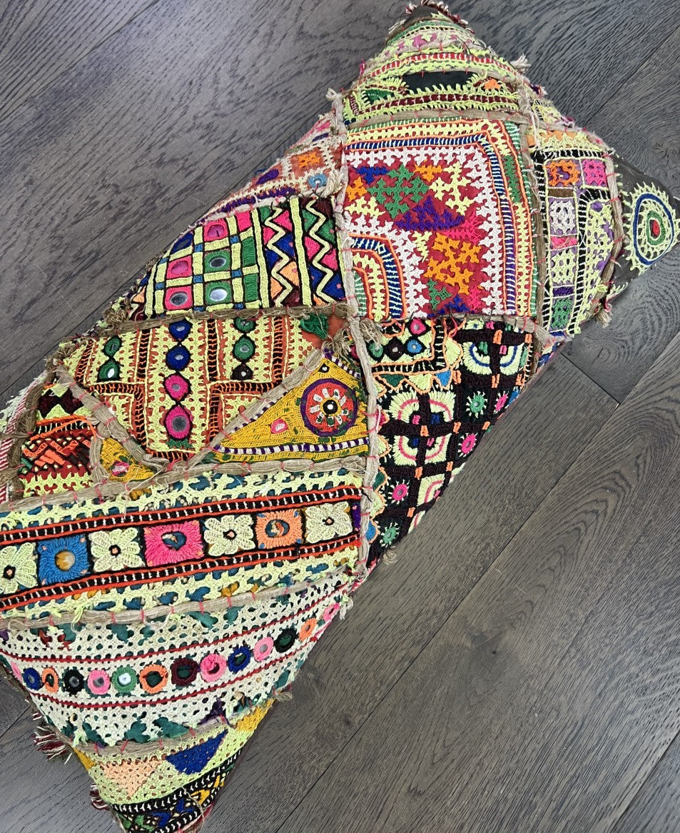 Wonderful vintage Indian cushion - Hakiemie Rug Gallery